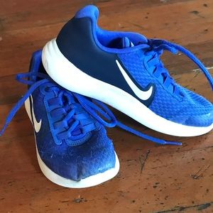 Nike youth shoes